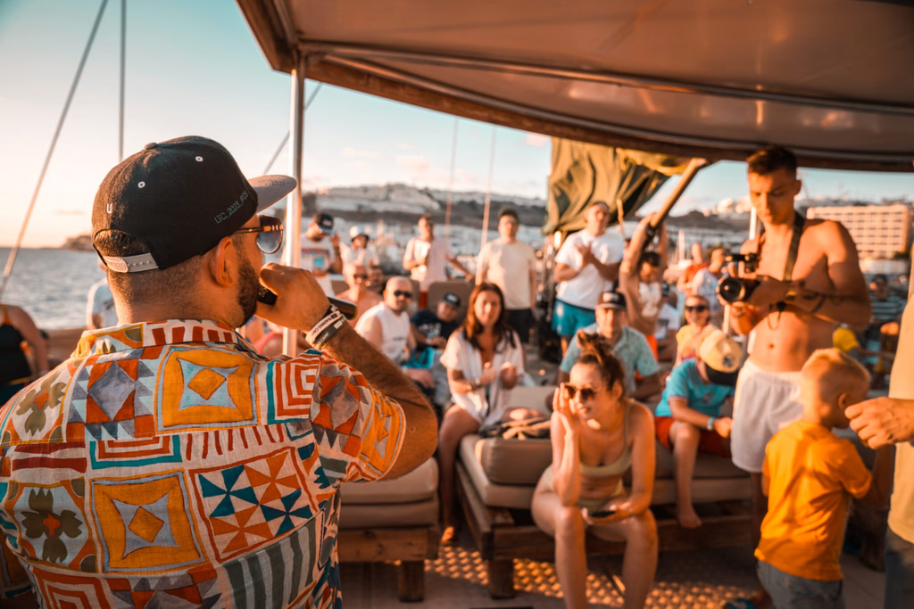 ALLinCAMP Boat Event